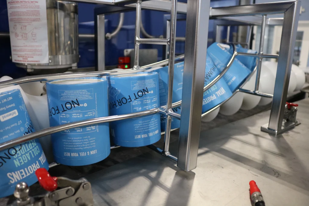 "Inverting Boardio Containers for Vital Proteins"